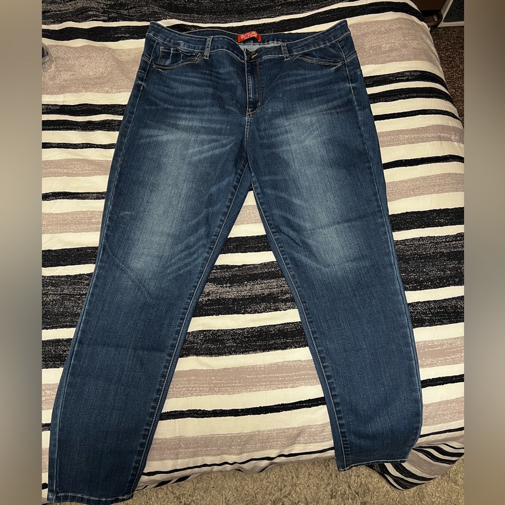Women’s plus size butt lifting skinny jeans size 20